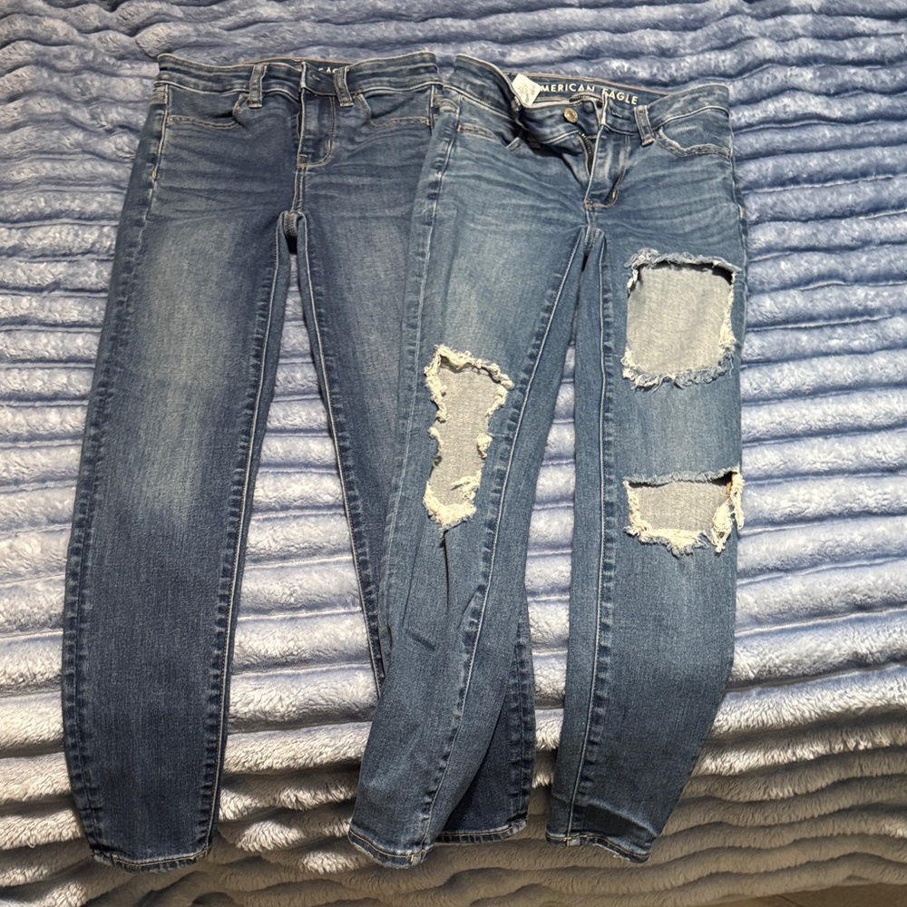 American Eagle Outfitters Women's Distressed and Classic Blue Skinny Jeans